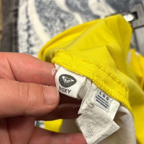 Roxy Bright Yellow and White Boardshorts - Picture 4 of 4